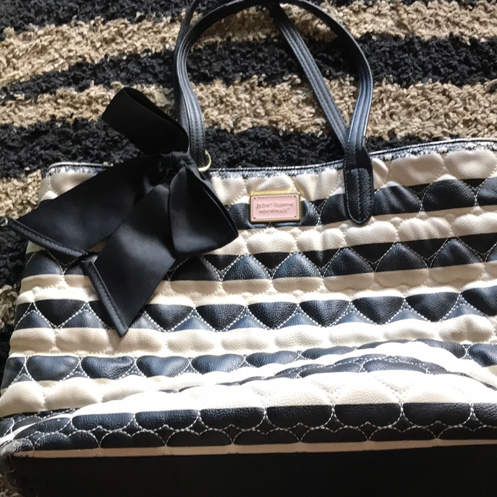 Black & white Betsy’s Johnson